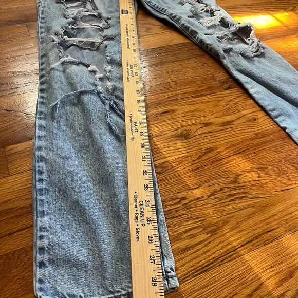 Forever 21 high rise ripped jeans with diamond accents - Picture 4 of 9